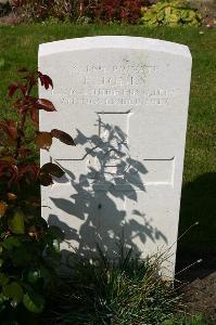 Dozinghem Military Cemetery - Jones, F